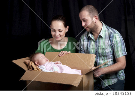 Baby in box Baby in box 20245153
