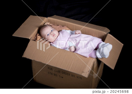 Baby in box Baby in box 20245698