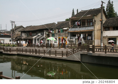 中国の観光名所　上海近郊の水郷「七宝」の風景 20246804