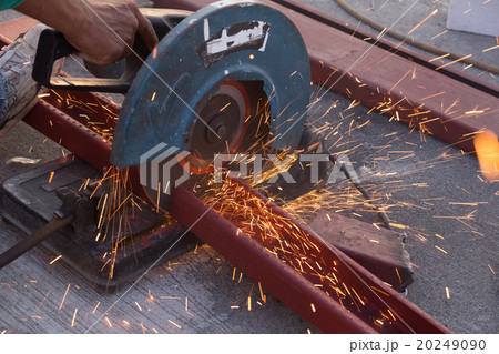 Cutting Steel channel with grinder Cutting Steel channel with grinder 20249090
