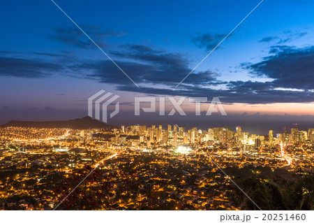 【ハワイ】オアフ島・タンタラスの丘の夜景 【ハワイ】オアフ島・タンタラスの丘の夜景 20251460