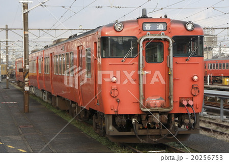 下関総合車両所に留置中のキハ40 下関総合車両所に留置中のキハ40 20256753