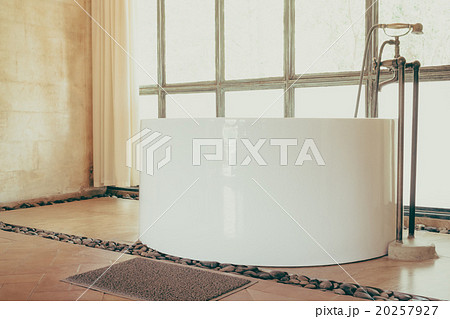 Vintage bathtub Vintage bathtub 20257927