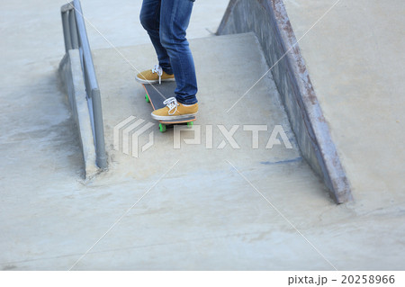 skateboard on skatepark 20258966