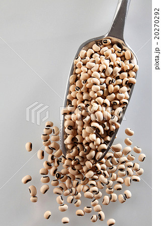 Dried black-eyed beans Dried black-eyed beans 20270292