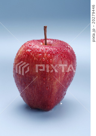 Red apple 20279446