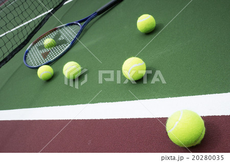 Tennis ball and racquet on Court Tennis ball and racquet on Court 20280035