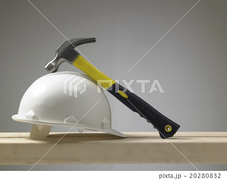 hammer and helmet 20280832