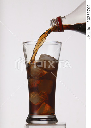 pouring pouring 20285700