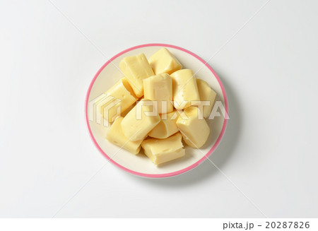 White chewy candies 20287826