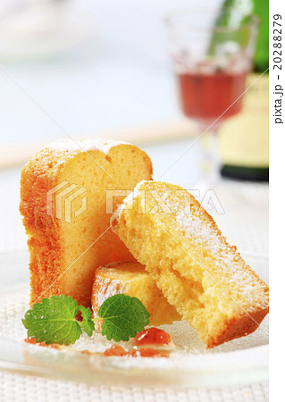 Pound cake 20288279