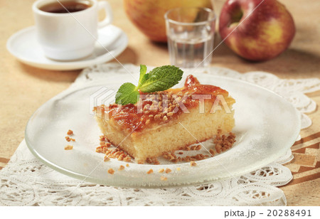 Apple sponge cake 20288491