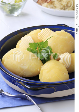 Boiled potatoes Boiled potatoes 20288539