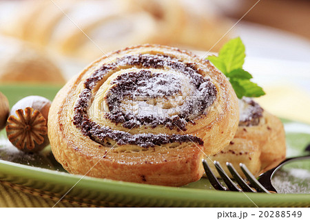 Poppy seed snails 20288549