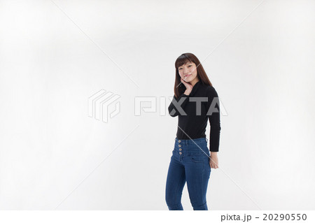 若い女性 若い女性 20290550