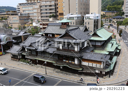 昼の道後温泉本館 20291223