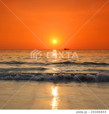 Sunset over sea in Thailand 20306844