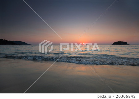 Sunset over sea in Thailand 20306845