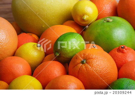 Mound citrus on sacking macro Mound citrus on sacking macro 20309244