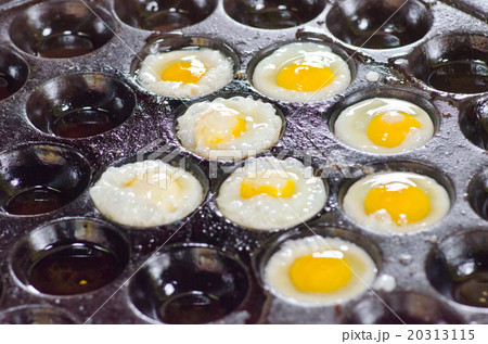 Fried Quail's egg in the boiling pan Fried Quail's egg in the boiling pan 20313115