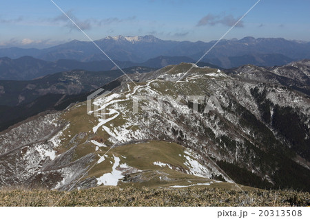 明神山からの石鎚山 20313508