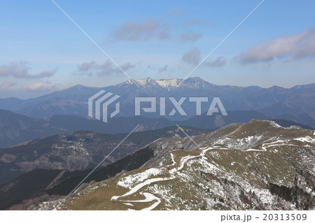 明神山からの石鎚山 20313509