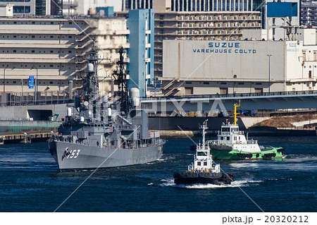 晴海ふ頭を離岸する海上自衛隊護衛艦「ゆうぎり」 晴海ふ頭を離岸する海上自衛隊護衛艦「ゆうぎり」 20320212