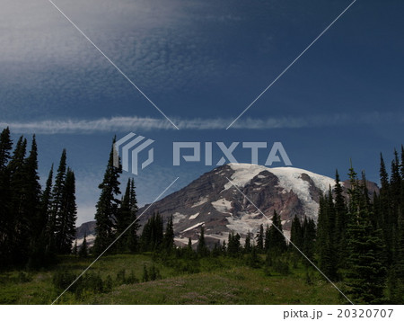 アメリカ　ワシントン州の自然遺産　マウントレーニアでトレッキング 20320707