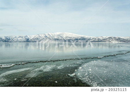 冬の屈斜路湖　　（弟子屈町） 20325115