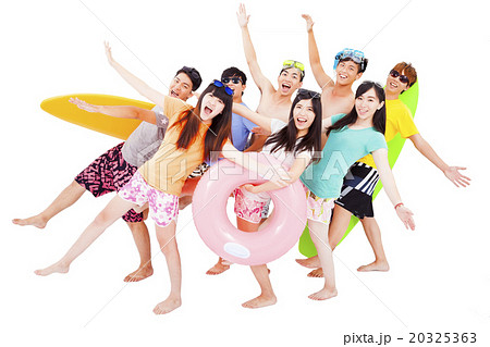 summer, beach, vacation, happy young group travel concept 20325363