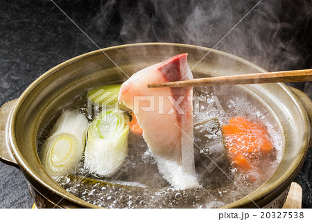 ぶりしゃぶ Shabu-shabu Japanese food of yellowtail ぶりしゃぶ Shabu-shabu Japanese food of yellowtail 20327538