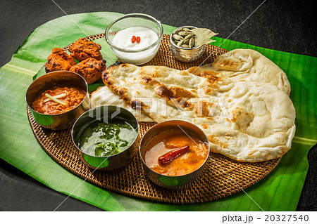 一般的なインドカレー　Typical Indian curry set 20327540