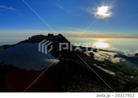 鳥海山と光る日本海 鳥海山と光る日本海 20327912