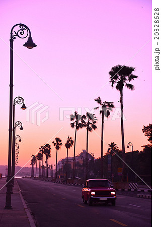 キューバ　ハバナ市街 20328628