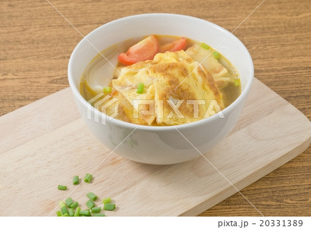 Thai Omelet Soup with Tomatoes, Onion and Scallion Thai Omelet Soup with Tomatoes, Onion and Scallion 20331389