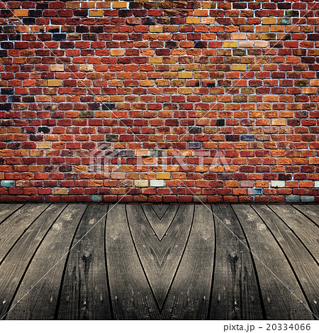 old room with brick wall 20334066