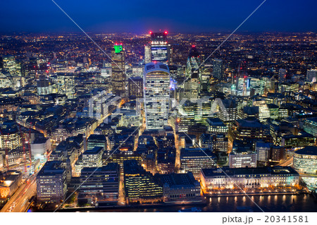 Business office building in London, England 20341581