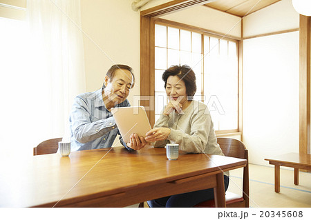 シニア夫婦イメージ シニア夫婦イメージ 20345608