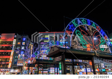 東京都北区　赤羽駅東口前ロータリー「夜景」 20346094