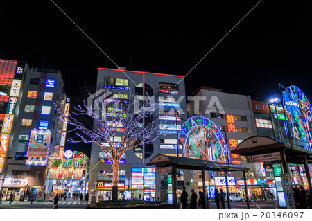 東京都北区　赤羽駅東口前ロータリー「夜景」 20346097