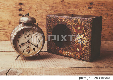 Antique clock with carved wooden box 20346508