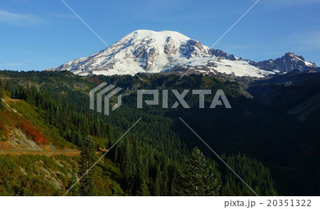 アメリカ　ワシントン州　マウントレーニア国立公園の風景 20351322