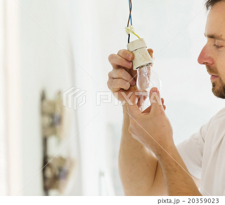 Electrician working 20359023