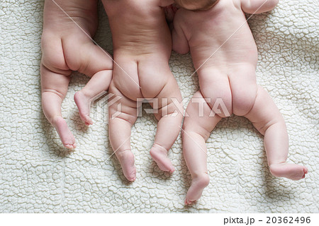 children from back view 20362496