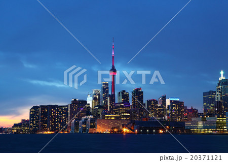 The Toronto skyline at dusk 20371121