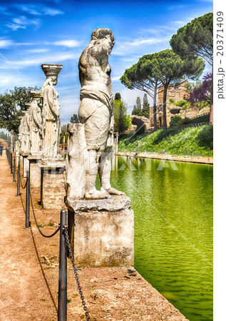 Statues of the Caryatides at Villa Adriana Statues of the Caryatides at Villa Adriana 20371409