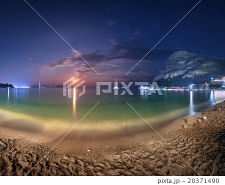 Night landscape at the seashore with lunar path 20371490