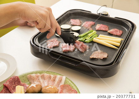 食事イメージ　焼き肉 20377731