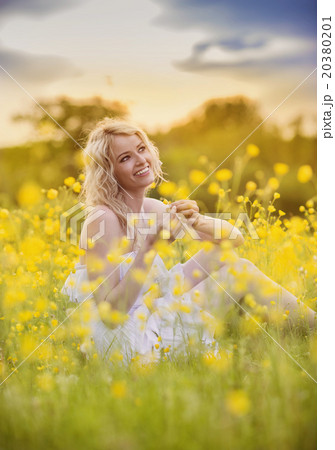 Summer girl Summer girl 20380201