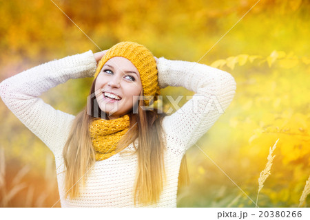 Autumn girl Autumn girl 20380266